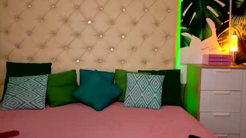 Ava online show from May 25, 5:13 am