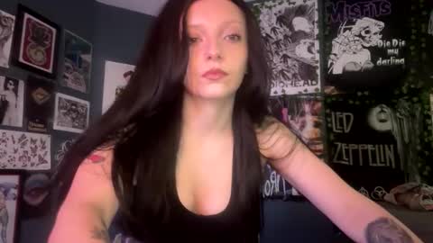 Snapshot of ava_mack chatting on June 8, 4:29 pm Ava Mack online show from June 8, 4:29 pm