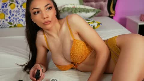 avaaaddamss online show from June 8, 4:24 am