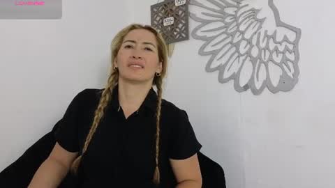 Snapshot of avaqeen chatting on July 6, 1:13 am Ava online show from July 6, 1:13 am