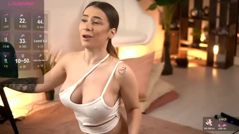 AvaReed online show from April 2, 4:10 am