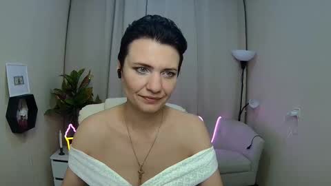 avasaturnian online show from March 5, 10:44 am