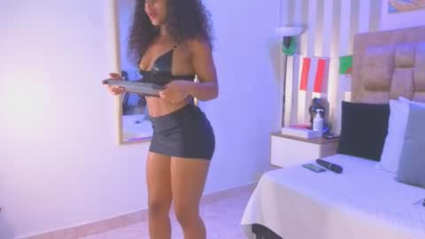 Snapshot of avis_lara chatting on June 20, 8:11 pm AVIS online show from June 20, 8:11 pm