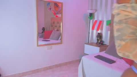 Snapshot of avis_lara chatting on June 23, 7:12 pm AVIS online show from June 23, 7:12 pm