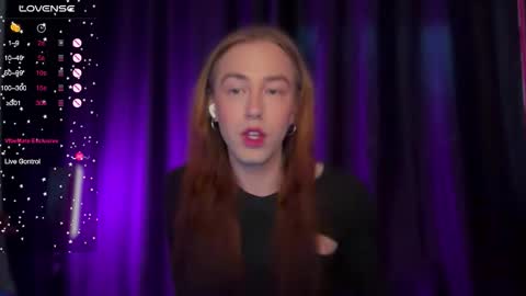 avril_pearly_ online show from February 3, 11:15 am