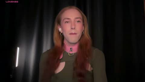 avril_pearly_ online show from June 24, 9:52 am