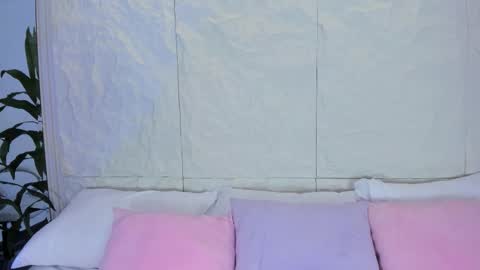 Avy  online show from December 1, 11:37 am