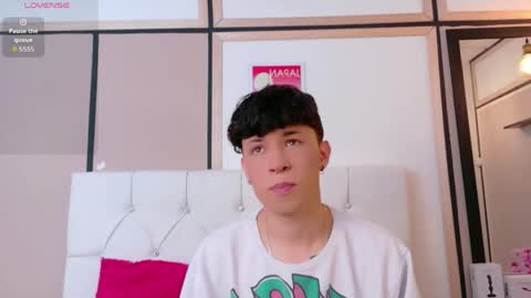 Axel Evanss online show from April 13, 1:05 pm