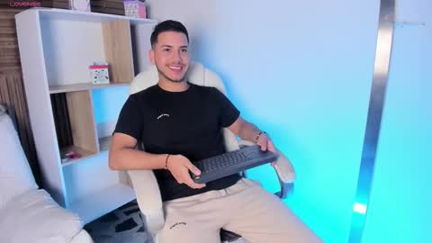 axel_grey_ online show from September 10, 12:38 pm