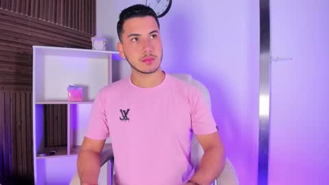 axel_grey_ online show from October 27, 12:09 pm