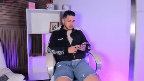 axel_grey_ online show from November 19, 12:16 pm