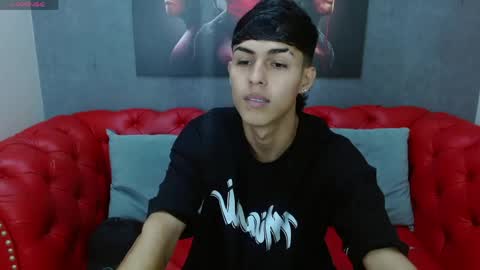 Snapshot of axel_mendoza_ chatting on June 8, 4:29 pm A X E L online show from June 8, 4:29 pm
