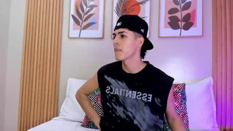 Snapshot of axel_mendoza_ chatting on July 1, 7:46 pm A X E L online show from July 1, 7:46 pm