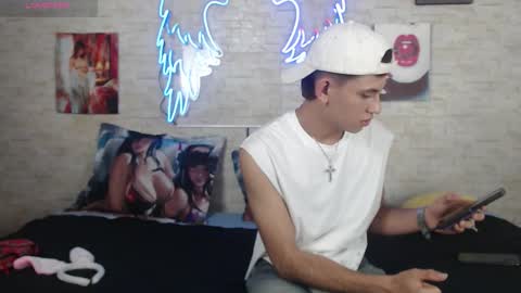 Snapshot of axel_milo_and_kairo chatting on November 12, 8:19 pm axel_milo_and_kairo online show from November 12, 8:19 pm