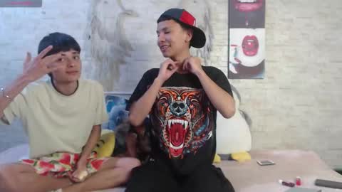 Snapshot of axel_milo_and_kairo chatting on January 6, 12:03 am axel_milo_and_kairo online show from January 6, 12:03 am