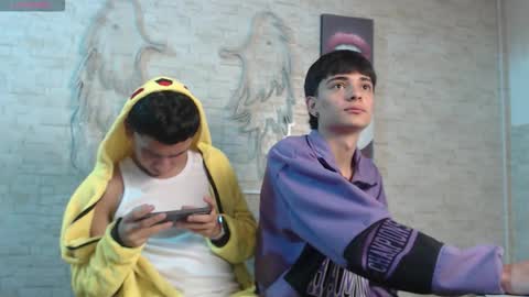 Snapshot of axel_milo_and_kairo chatting on February 18, 4:25 pm axel_milo_and_kairo online show from February 18, 4:25 pm