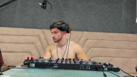 Snapshot of axel_porn_ chatting on April 25, 1:41 pm Axel online show from April 25, 1:41 pm