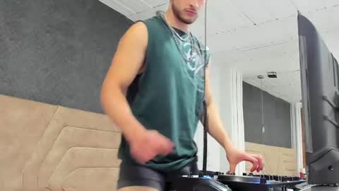 Snapshot of axel_porn_ chatting on May 5, 12:46 pm Axel online show from May 5, 12:46 pm