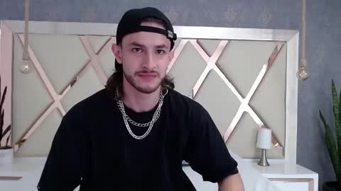 Axel  online show from May 31, 3:19 pm