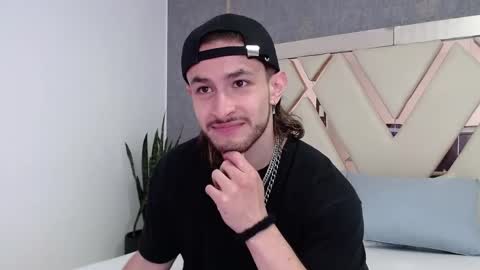 Axel  online show from June 2, 1:02 pm