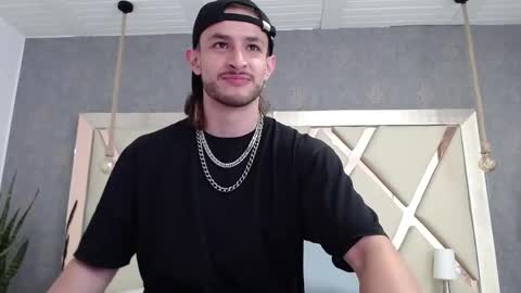 Axel  online show from June 3, 1:08 am