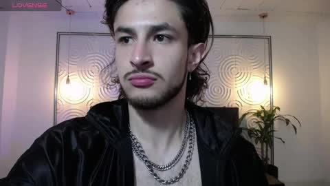 Axel  online show from June 10, 1:06 am