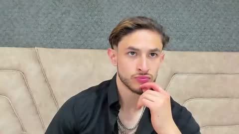Axel  online show from June 18, 1:39 am