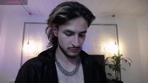 Axel  online show from July 4, 3:51 pm