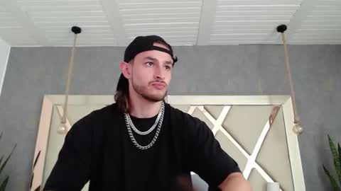 Axel  online show from July 8, 12:20 pm