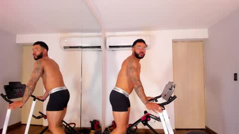 Axel online show from May 5, 3:25 am