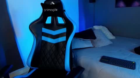 axel stein NEW ACCOUNT online show from February 17, 5:47 am