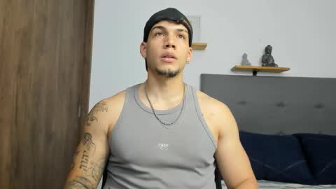 INDEPENDENT MODEL  online show from September 25, 3:21 am