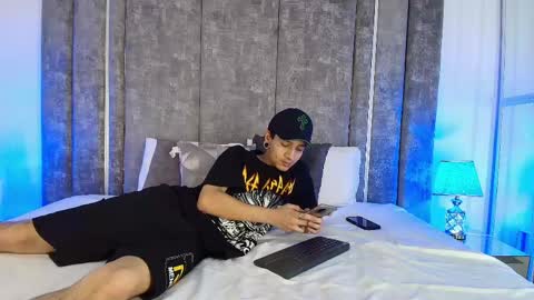 Snapshot of axelandrenata chatting on May 8, 9:53 pm Axel and Renata online show from May 8, 9:53 pm