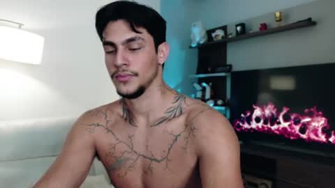 axelblack7 online show from April 12, 11:37 am