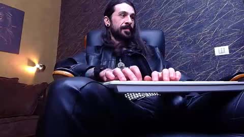 AxelColton online show from January 19, 10:30 am