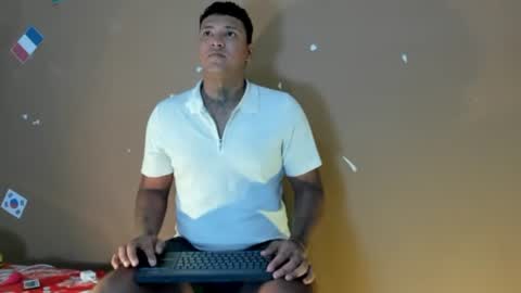 Snapshot of axell_king07 chatting on July 6, 11:18 am Axell online show from July 6, 11:18 am