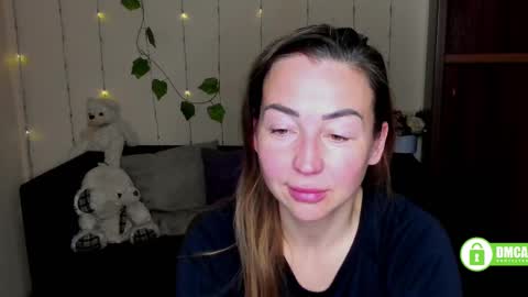 Snapshot of ay_kiss_jully chatting on February 17, 11:02 am Jully online show from February 17, 11:02 am