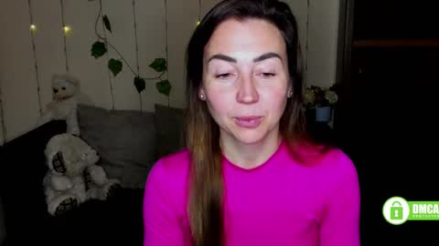 Snapshot of ay_kiss_jully chatting on February 18, 12:39 pm Jully online show from February 18, 12:39 pm