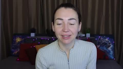 Snapshot of ay_kiss_jully chatting on February 19, 6:33 am Jully online show from February 19, 6:33 am