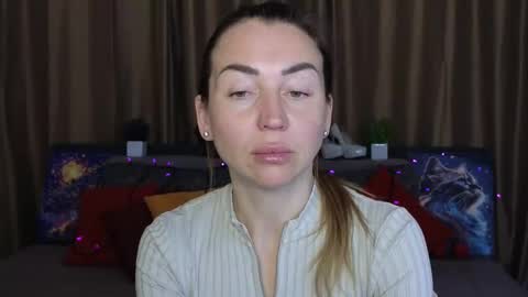 Snapshot of ay_kiss_jully chatting on February 19, 9:50 am Jully online show from February 19, 9:50 am