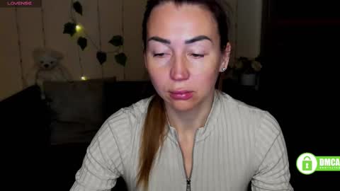 Snapshot of ay_kiss_jully chatting on February 24, 6:16 am Jully online show from February 24, 6:16 am