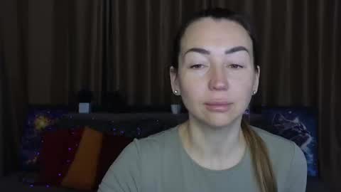 Snapshot of ay_kiss_jully chatting on February 25, 6:14 am Jully online show from February 25, 6:14 am