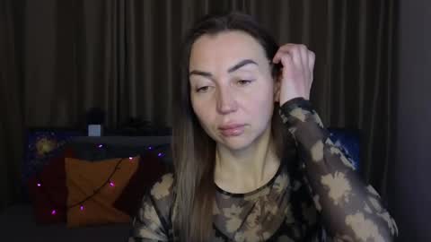 Snapshot of ay_kiss_jully chatting on February 27, 4:52 am Jully online show from February 27, 4:52 am