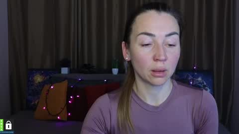 Snapshot of ay_kiss_jully chatting on March 4, 6:26 am Jully online show from March 4, 6:26 am