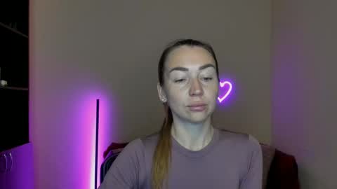 Snapshot of ay_kiss_jully chatting on March 5, 6:23 am Jully online show from March 5, 6:23 am