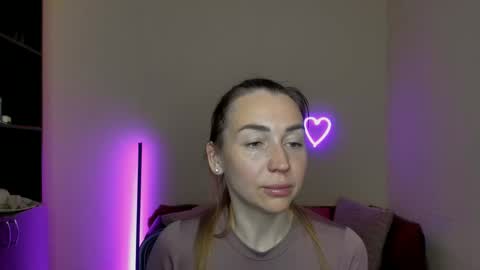 Snapshot of ay_kiss_jully chatting on March 5, 4:02 pm Jully online show from March 5, 4:02 pm