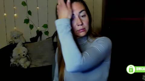 Snapshot of ay_kiss_jully chatting on March 7, 5:18 am Jully online show from March 7, 5:18 am