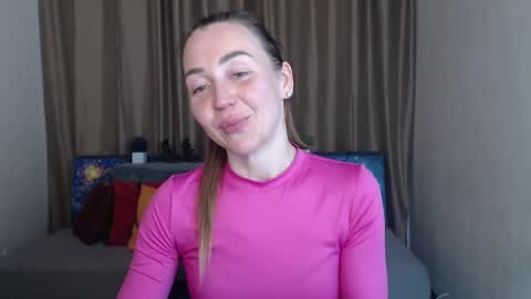 Snapshot of ay_kiss_jully chatting on March 8, 1:25 pm Jully online show from March 8, 1:25 pm