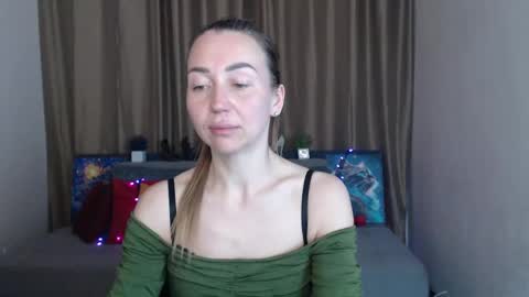 Snapshot of ay_kiss_jully chatting on March 8, 5:01 pm Jully online show from March 8, 5:01 pm