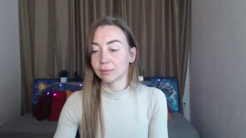 Snapshot of ay_kiss_jully chatting on March 10, 6:23 pm Jully online show from March 10, 6:23 pm